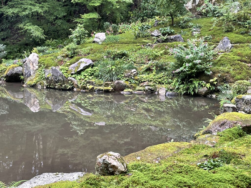 京都三千院の庭園